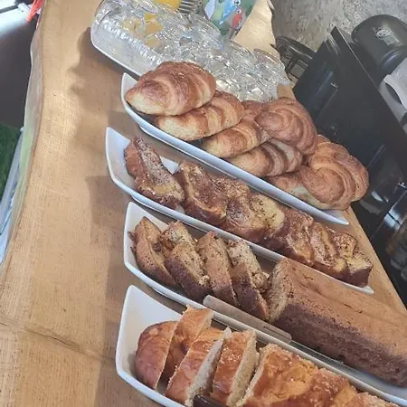 La Casa Color Frühstückspension Lamagdelaine