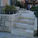 לינה וארוחת בוקר La Casa Color 3*