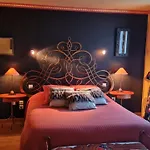 La Casa Color לינה וארוחת בוקר Lamagdelaine