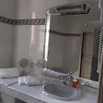 לינה וארוחת בוקר La Casa Color 3*
