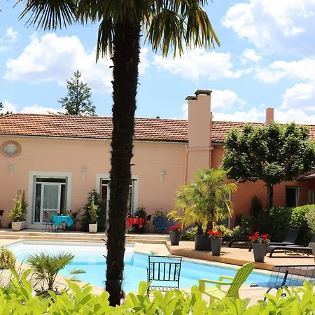 לינה וארוחת בוקר La Casa Color Lamagdelaine