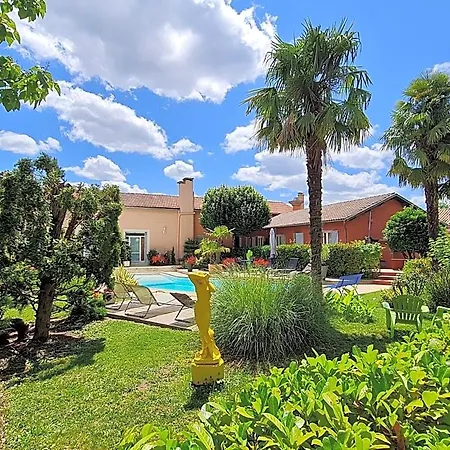 La Casa Color Bed & Breakfast